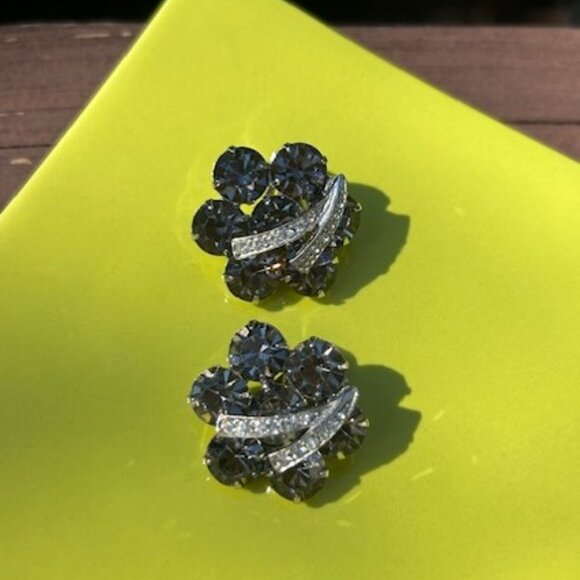 WEISS Smokey Black Art Deco Rhinestone EARRINGS - Picture 5 of 10